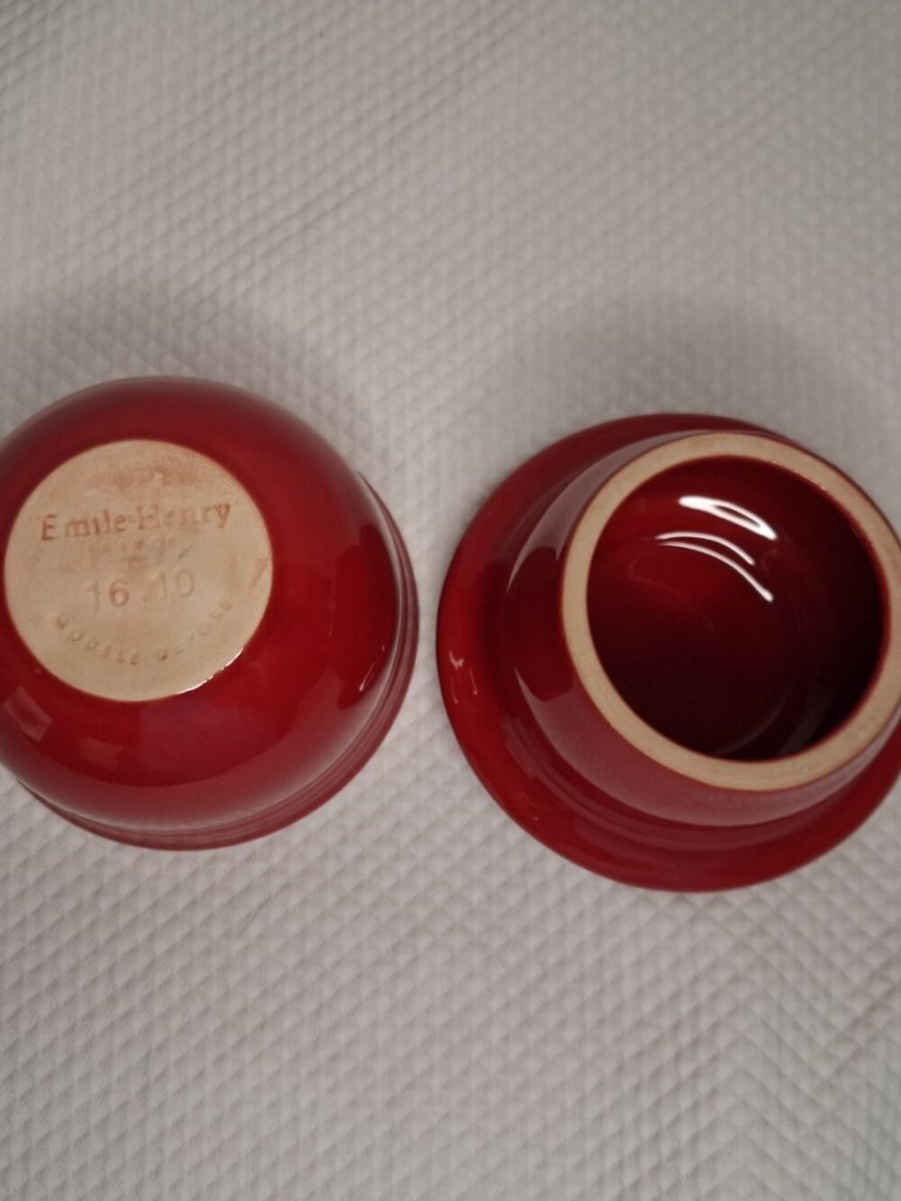 Contemporary Emile Henry French Pottery Flame Red Butter Bell #16.10 - Picture 5 of 6